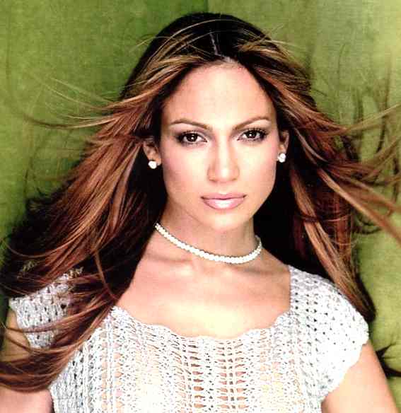 jennifer_lopez_pearl_necklace[1].jpg